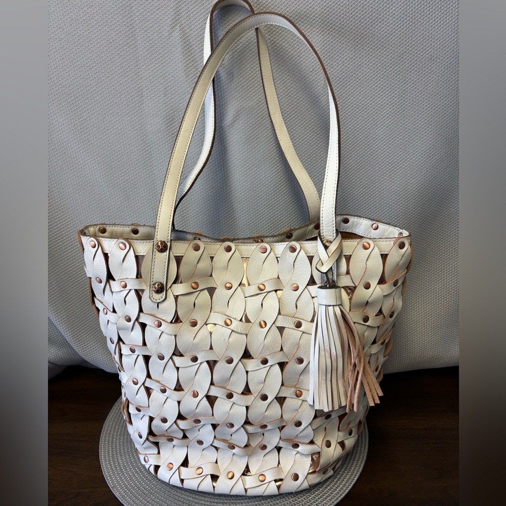 🤍🤎Incredibly Rare Patricia Nash Cream and Brown Satchel🤎🤍